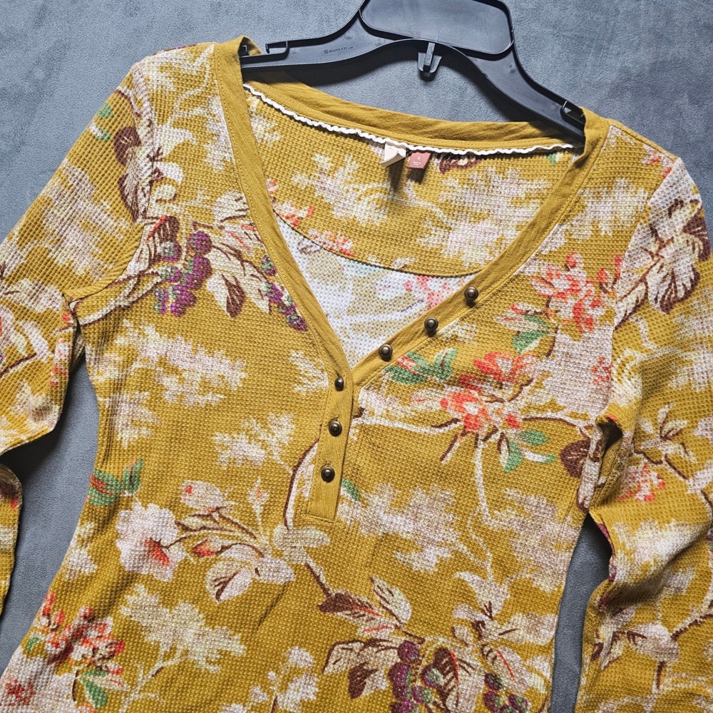 Pilcro Mustard Yellow Floral Waffle Knit Henley Top‎ Button Cuff Small